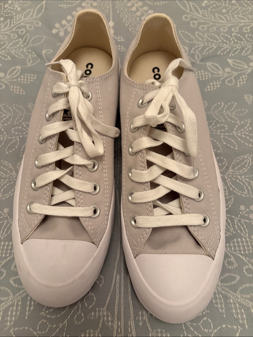 Converse All Star Women's Taupe/White Canvas Low Top Sneakers- Like New!!